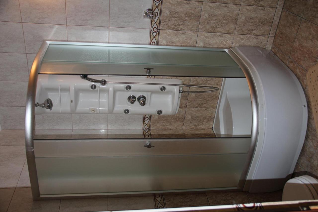 Pensiunea Blanca Reghin Habitación foto
