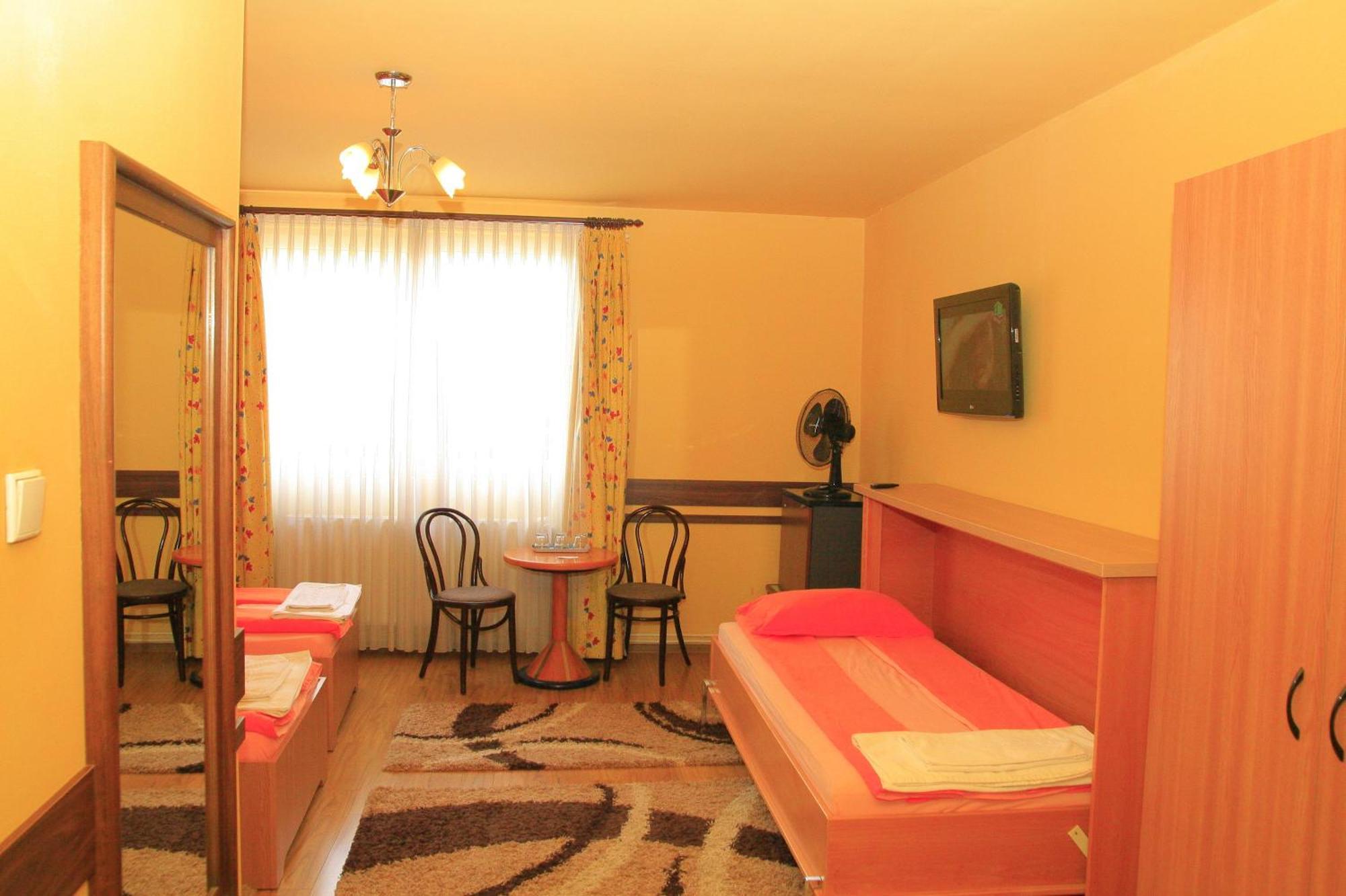 Pensiunea Blanca Reghin Habitación foto