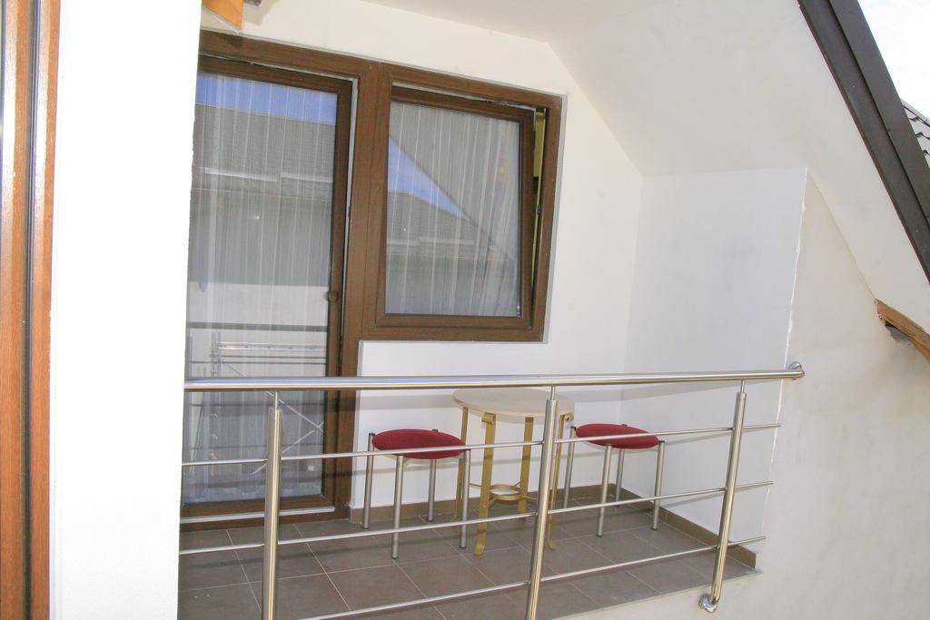 Pensiunea Blanca Reghin Habitación foto